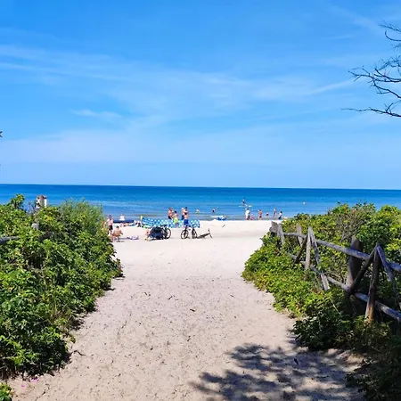 Mile Z Basenem - Lubiatowo (Pomerania)