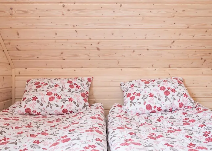 Mile Z Basenem - منتزه العطل